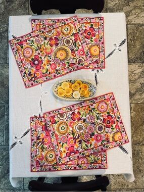 Vera Bradley Placemats Clementine Quilted Floral Pattern  set of 4  12”x 18”